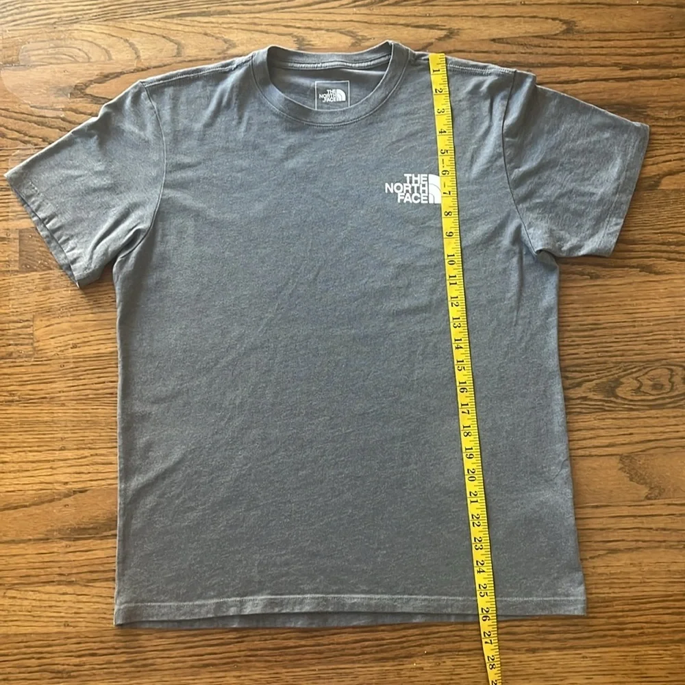 THE NORTH FACE Men's Short Sleeve Box Never Stop Exploring Tee Size M